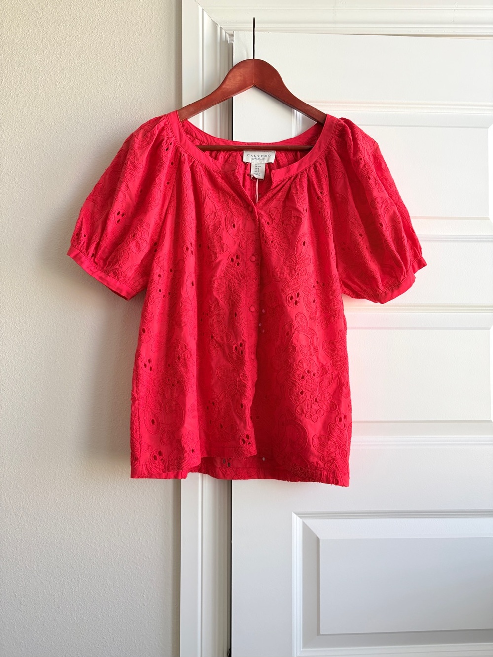 NWT Calypso St. Barth Eyelet 100% Cotton Blouse S Coral Embroidered puff sleeves